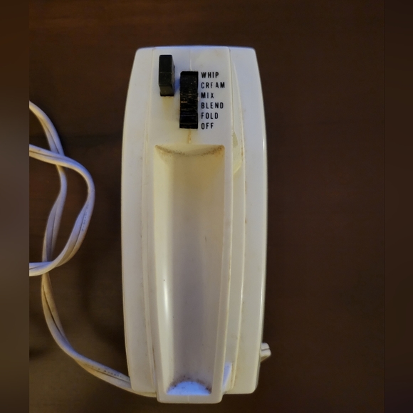 Vintage Robeson The Mixer Hand Mixer - Picture 4 of 6